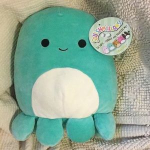 NWT  Octopus Squishmallow 8 inches